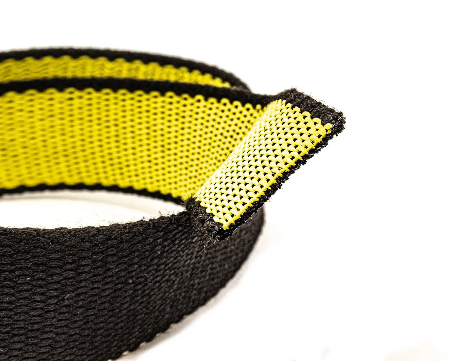 Yellow-black technical webbing with compact structure